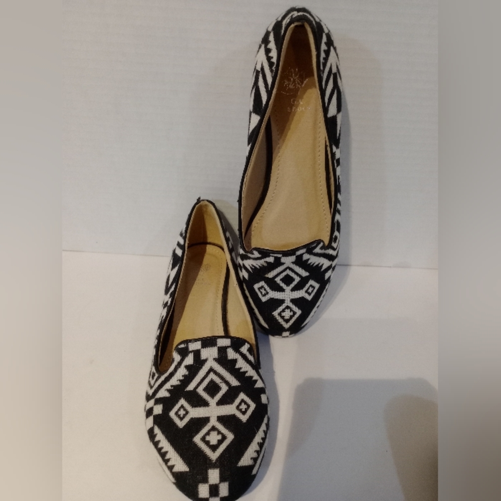 G.C. Tribal Flats Size‎ 7 - Picture 6 of 11